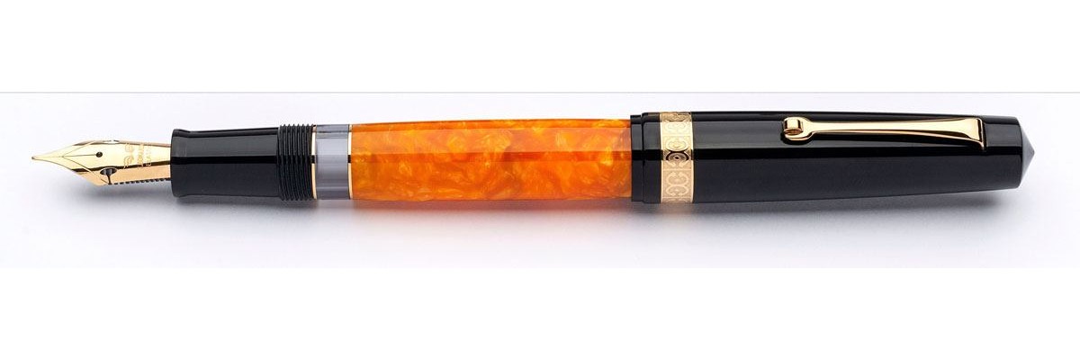 Leonardo Officina Italiana - DNA - Oro - Stilografica - Pennino acciaio dorato Leonardo Officina Italiana - DNA - Oro - Stilografica - Pennino acciaio dorato
