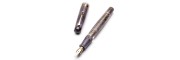 Leonardo Officina Italiana - Momento Magico - Ametista RGT 2025 - Stilografica - Pennino Oro Rosa 14kT. Leonardo Officina Italiana - Momento Magico - Ametista RGT 2025 - Stilografica - Pennino Oro Rosa 14kT.