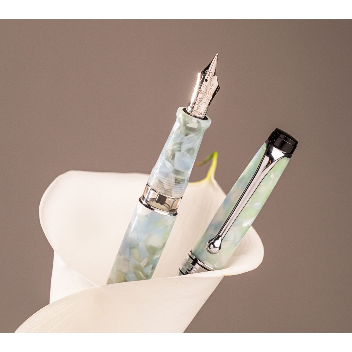 Aurora - Caleidoscopio - Green Light - Fountain Pen - Limited edition Aurora - Caleidoscopio - Green Light - Fountain Pen - Limited edition