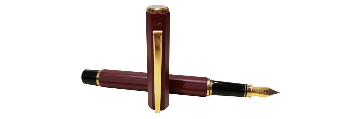 Caran d'Ache - Ecridor Lacca - Penna stilografica - Bordeaux Satinata Caran d'Ache - Ecridor Lacca - Penna stilografica - Bordeaux Satinata