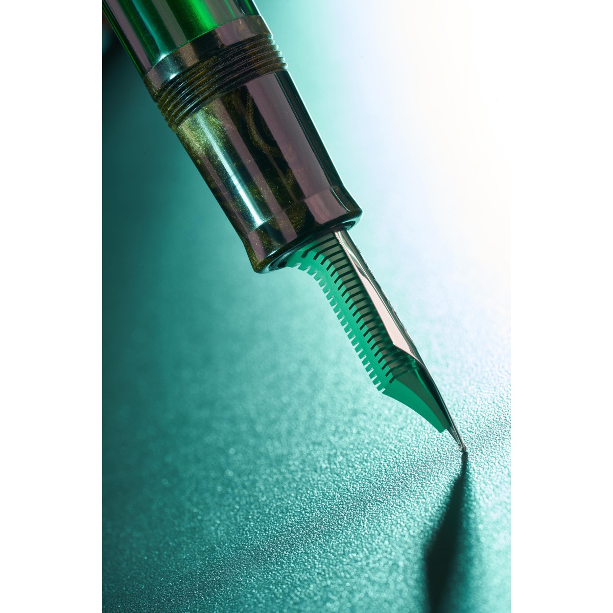 Delta - Royal Green - Fountain Pen - Limited Edition Delta - Royal Green - Fountain Pen - Limited Edition