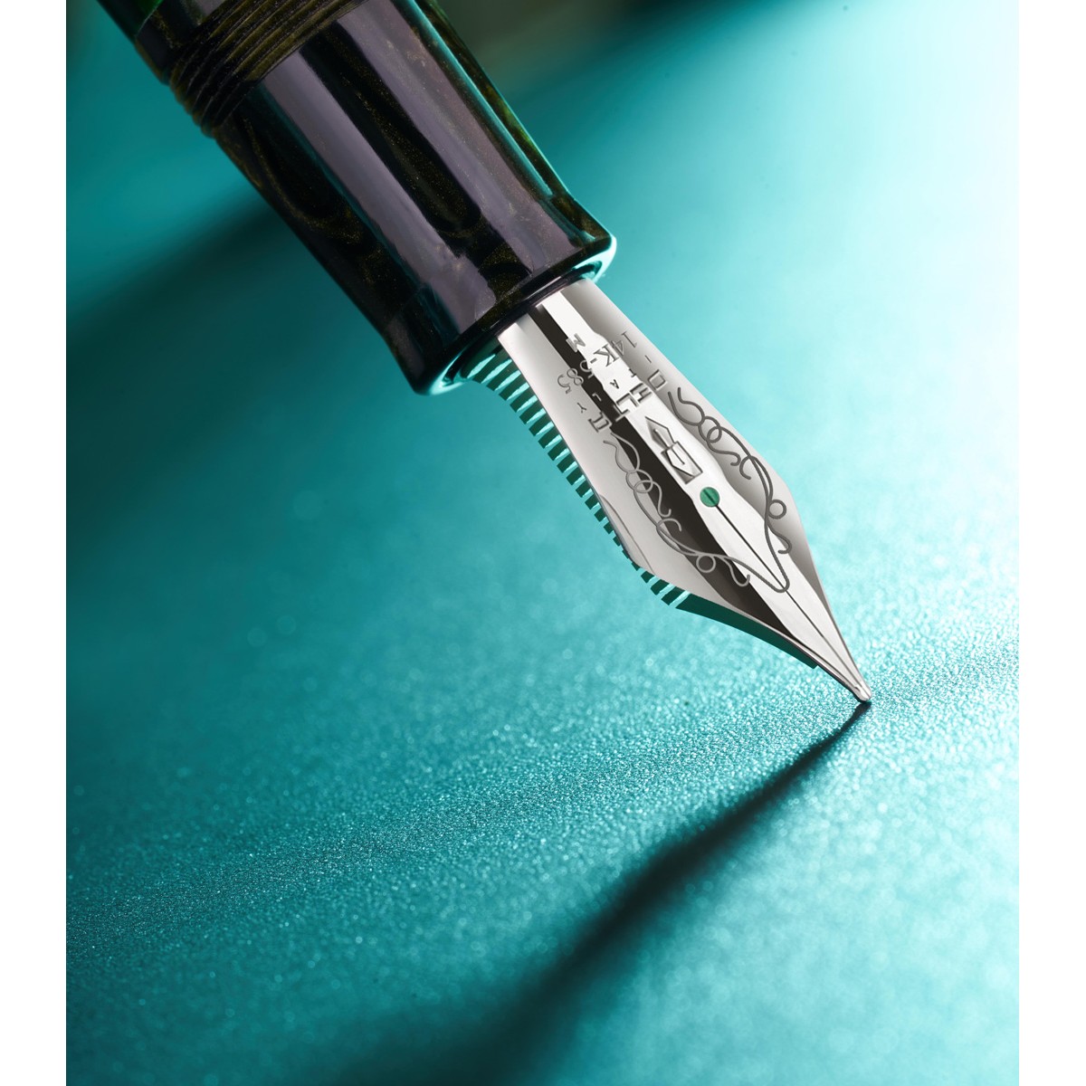 Delta - Royal Green - Fountain Pen - Limited Edition Delta - Royal Green - Fountain Pen - Limited Edition