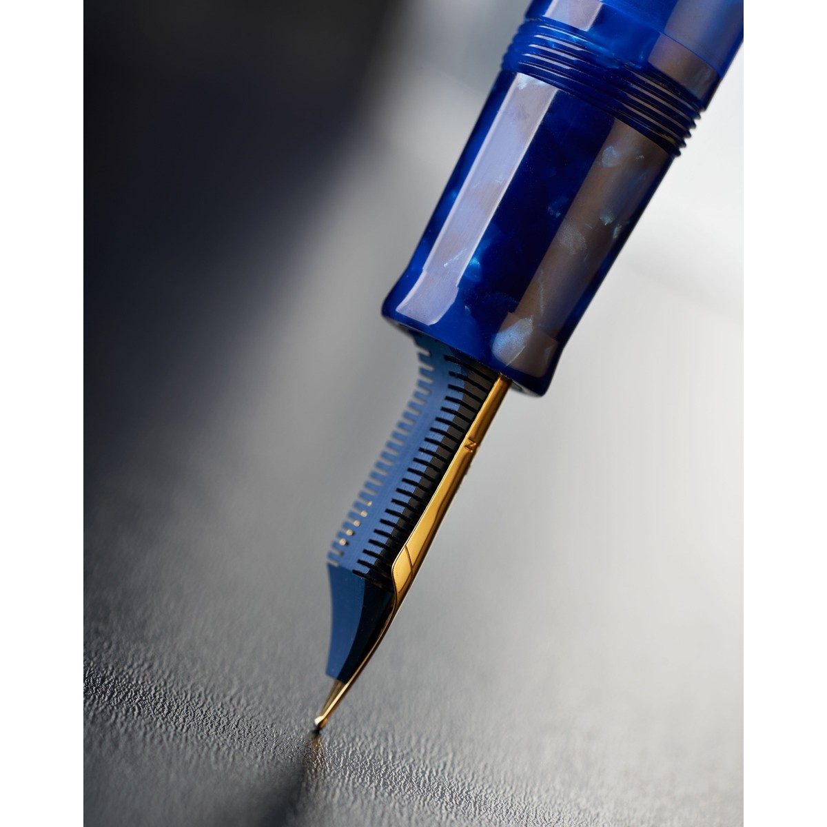 Delta - Imperial Blue - Stilografica - Limited Edition Delta - Imperial Blue - Stilografica - Limited Edition