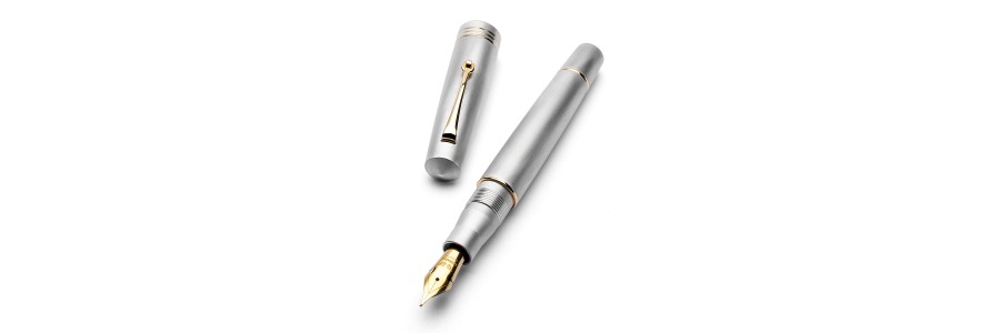 Leonardo Officina Italiana - Momento Zero - Alumina GT - Stilografica - Pennino Oro 14Kt. Leonardo Officina Italiana - Momento Zero - Alumina GT - Stilografica - Pennino Oro 14Kt.