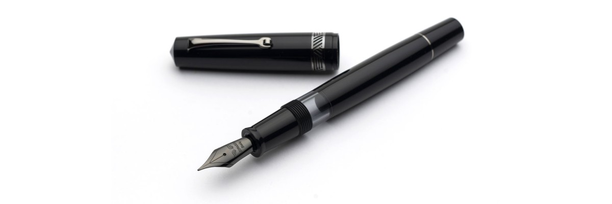 Leonardo Officina Italiana - Momento Magico - Glossy Anima Nera RT - Fountain pen - Gold nib Leonardo Officina Italiana - Momento Magico - Glossy Anima Nera RT - Fountain pen - Gold nib