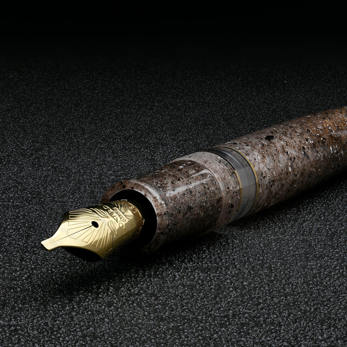 Leonardo Officina Italiana - Momento Magico 2025 - Sea Sand GT - Fountain pen - Steel nib