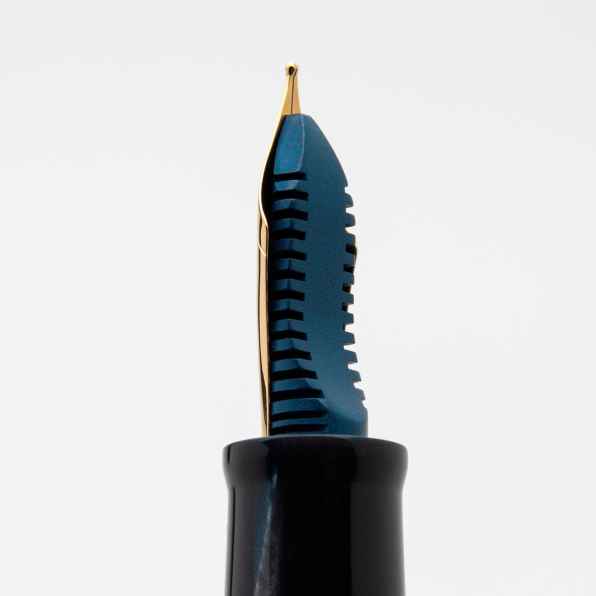 Leonardo Officina Italiana - Momento Magico - Abyss - Stilografica - Limited Edition 222 Leonardo Officina Italiana - Momento Magico - Abyss - Stilografica - Limited Edition 222