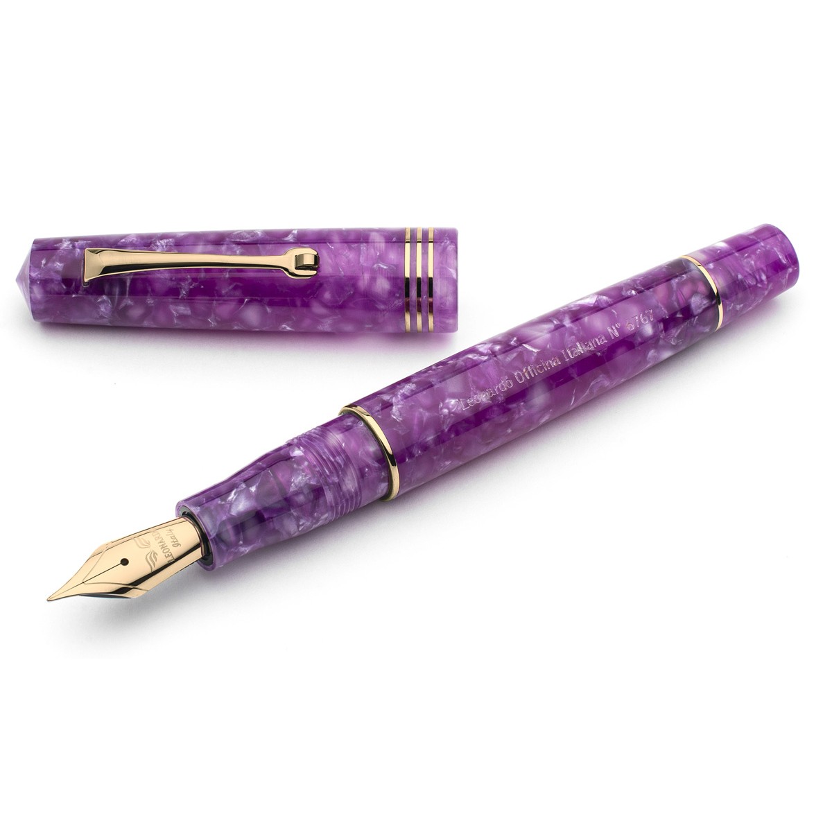 Leonardo Officina Italiana - Momento Zero resina - Lavanda GT - Stilografica - Pennino oro Leonardo Officina Italiana - Momento Zero resina - Lavanda GT - Stilografica - Pennino oro