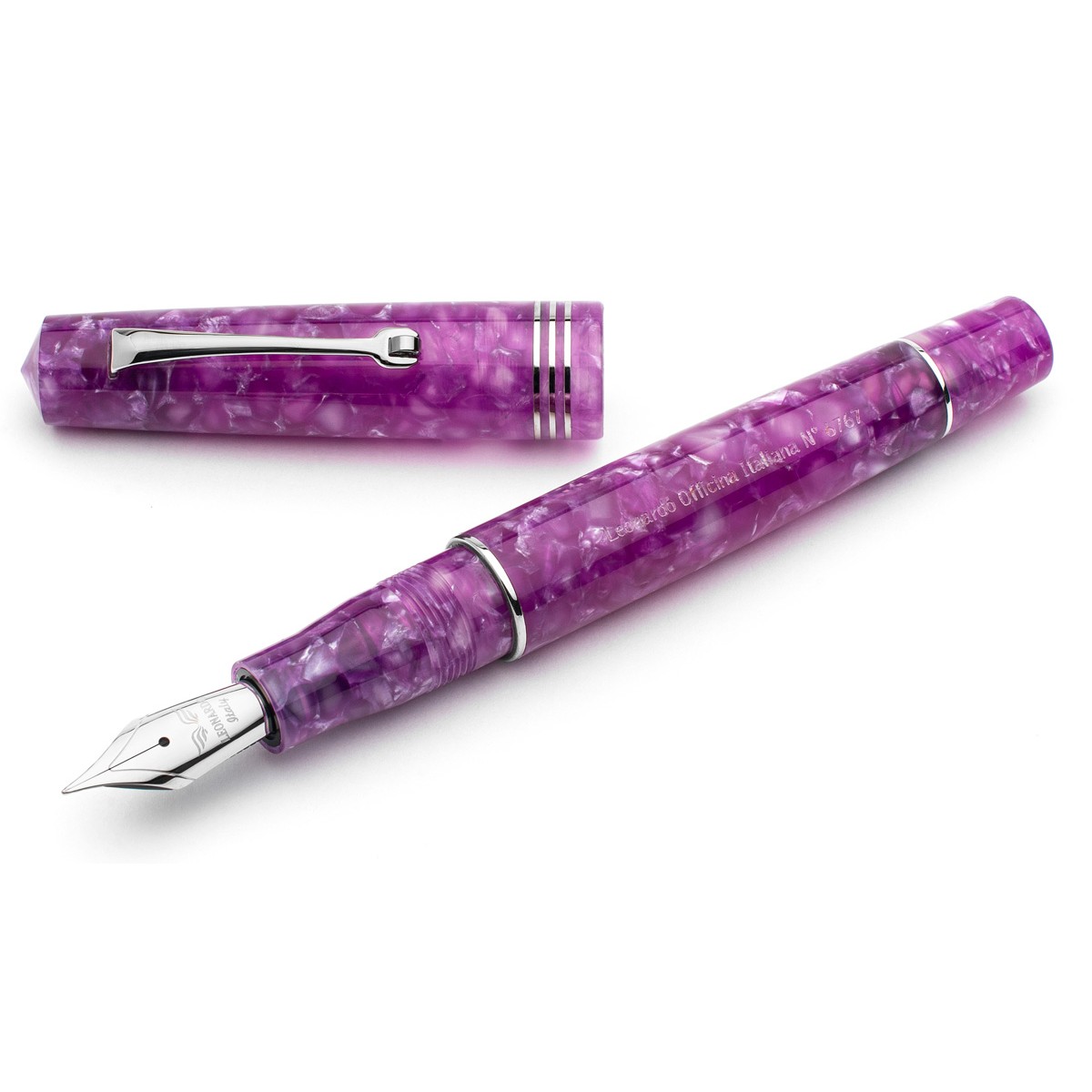 Leonardo Officina Italiana - Momento Zero resina - Lavanda CT - Stilografica - Pennino oro Leonardo Officina Italiana - Momento Zero resina - Lavanda CT - Stilografica - Pennino oro
