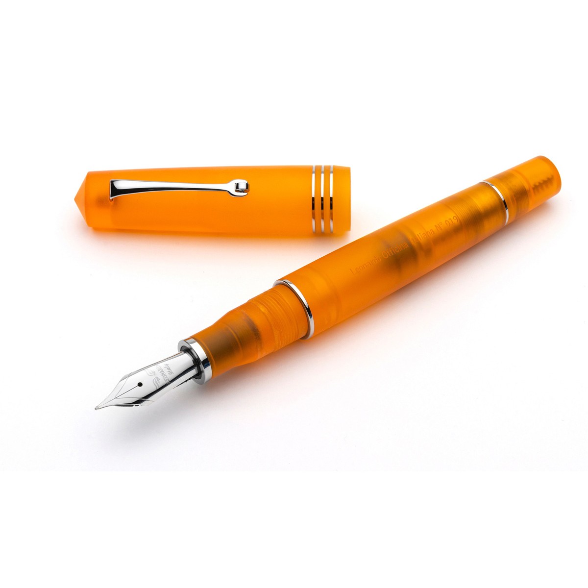 Leonardo Officina Italiana - Momento Zero Pura Flame Orange - Stilografica - Pennino acciaio Leonardo Officina Italiana - Momento Zero Pura Flame Orange - Stilografica - Pennino acciaio