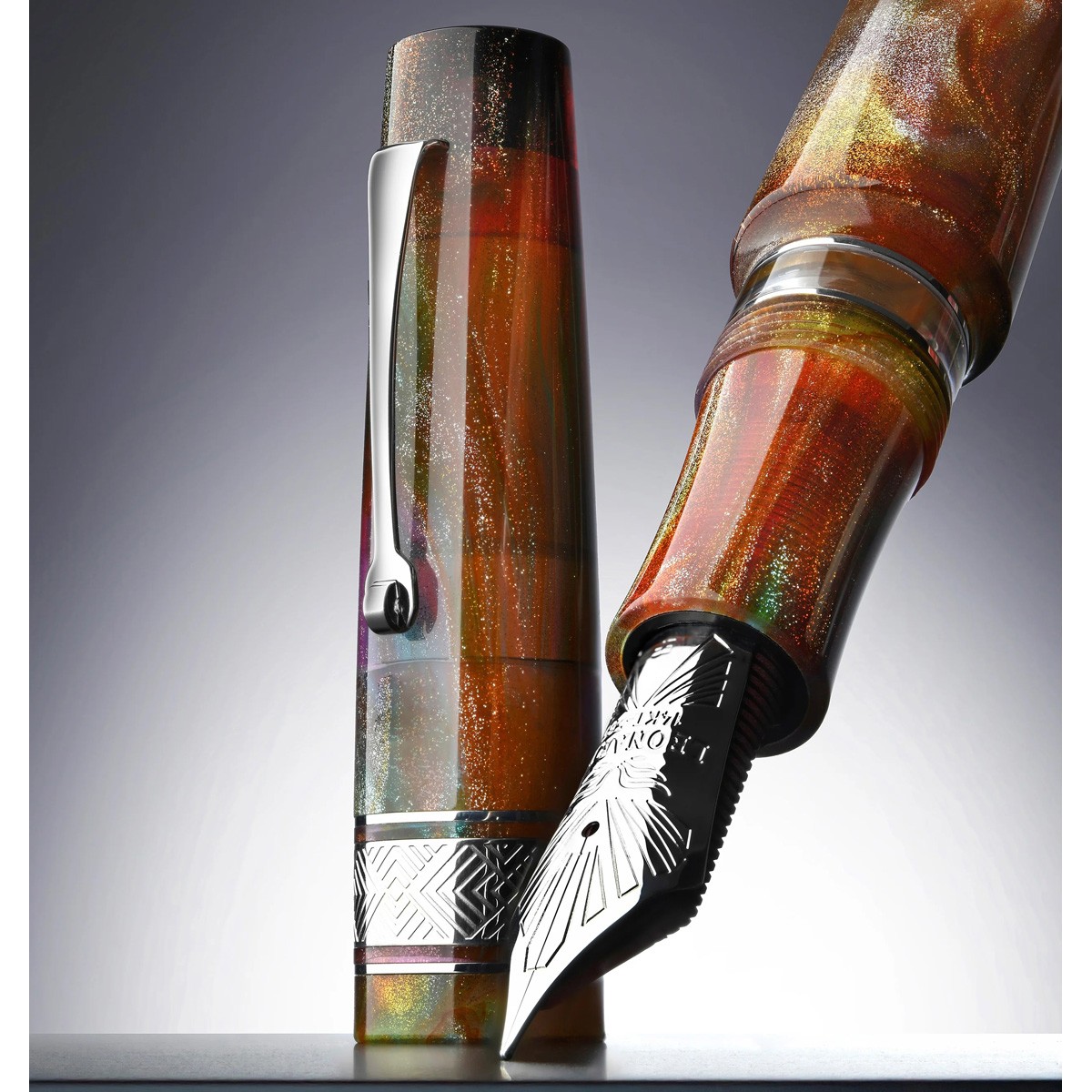 Leonardo Officina Italiana - Supernova PM5 RT 14k #8 Gold nib - Ruthenium finishes Leonardo Officina Italiana - Supernova PM5 RT 14k #8 Gold nib - Ruthenium finishes