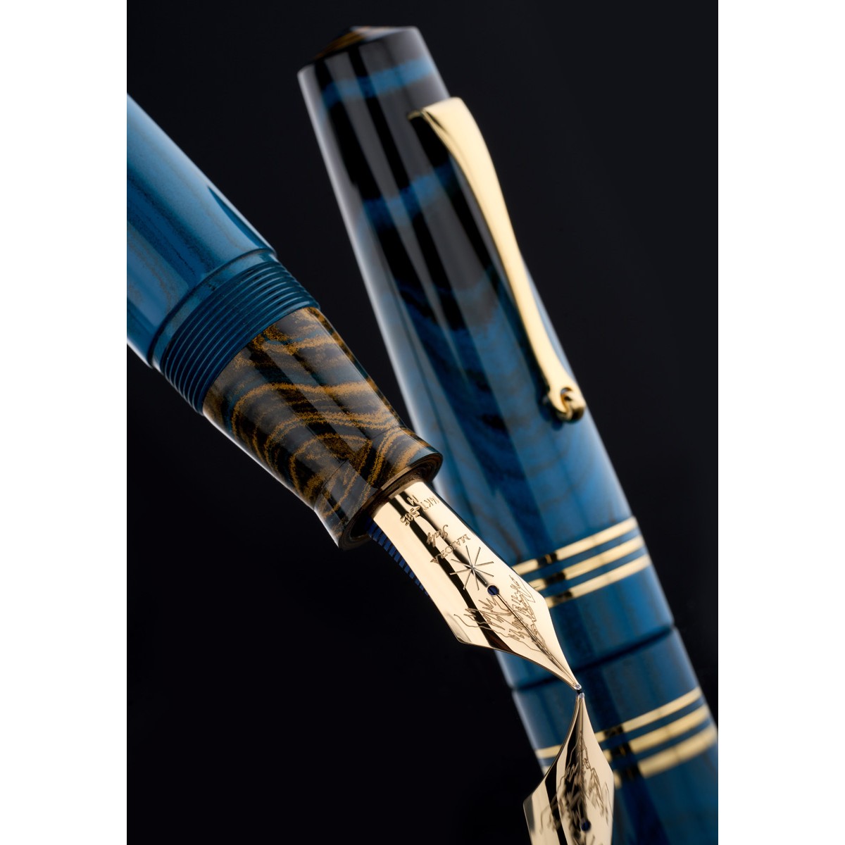 Maiora - Everest - Mega Piston - Celestia - Fountain pen - Numbered Edition Maiora - Everest - Mega Piston - Celestia - Fountain pen - Numbered Edition