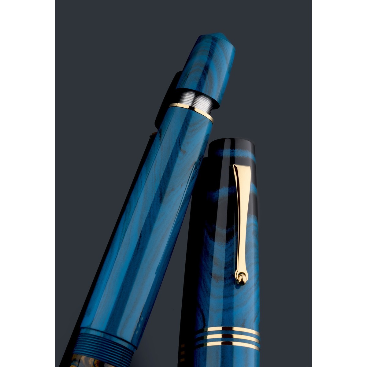 Maiora - Everest - Mega Piston - Celestia - Fountain pen - Numbered Edition Maiora - Everest - Mega Piston - Celestia - Fountain pen - Numbered Edition
