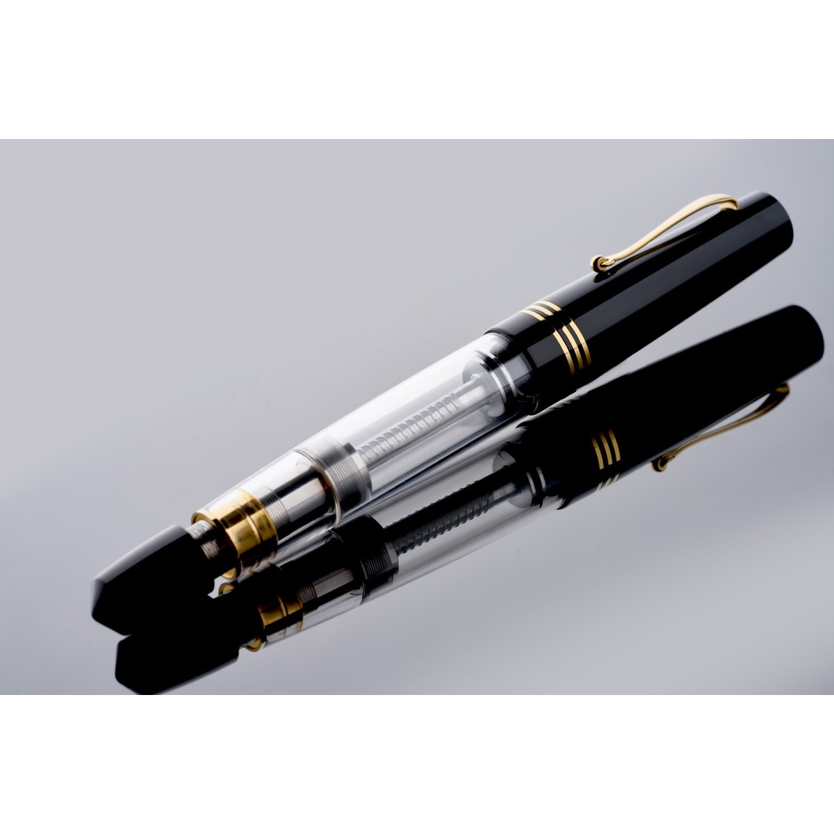 Maiora - Everest - Mega Piston - Demonstrator - Fountain pen - Limited Edition Maiora - Everest - Mega Piston - Demonstrator - Fountain pen - Limited Edition
