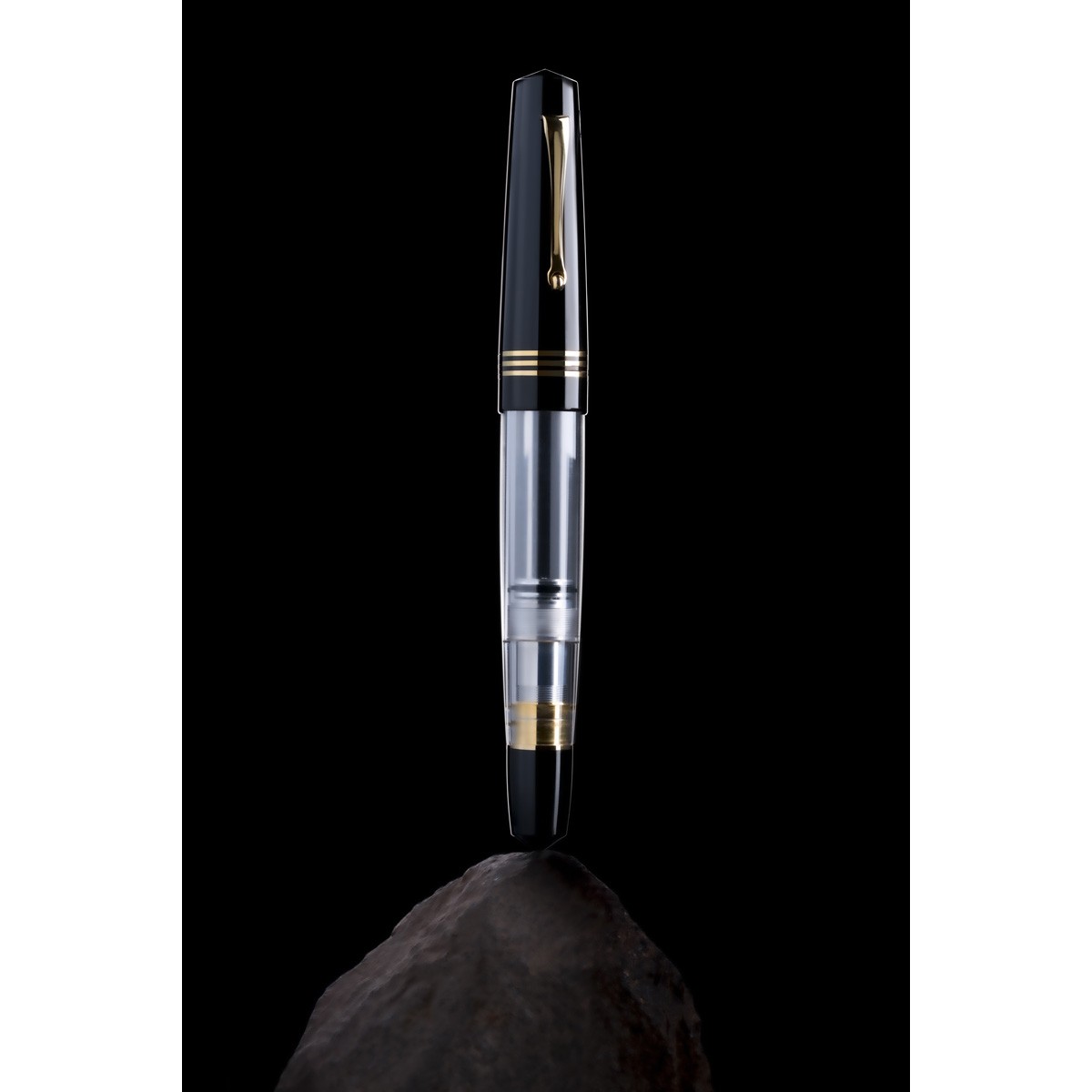 Maiora - Everest - Mega Piston - Demonstrator - Fountain pen - Limited Edition Maiora - Everest - Mega Piston - Demonstrator - Fountain pen - Limited Edition