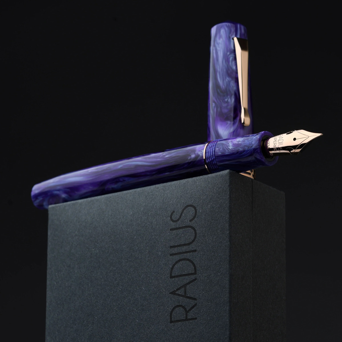 RADIUS 1934 - Settimo - Purple swirl Rose gold - Fountain Pen RADIUS 1934 - Settimo - Purple swirl Rose gold - Fountain Pen
