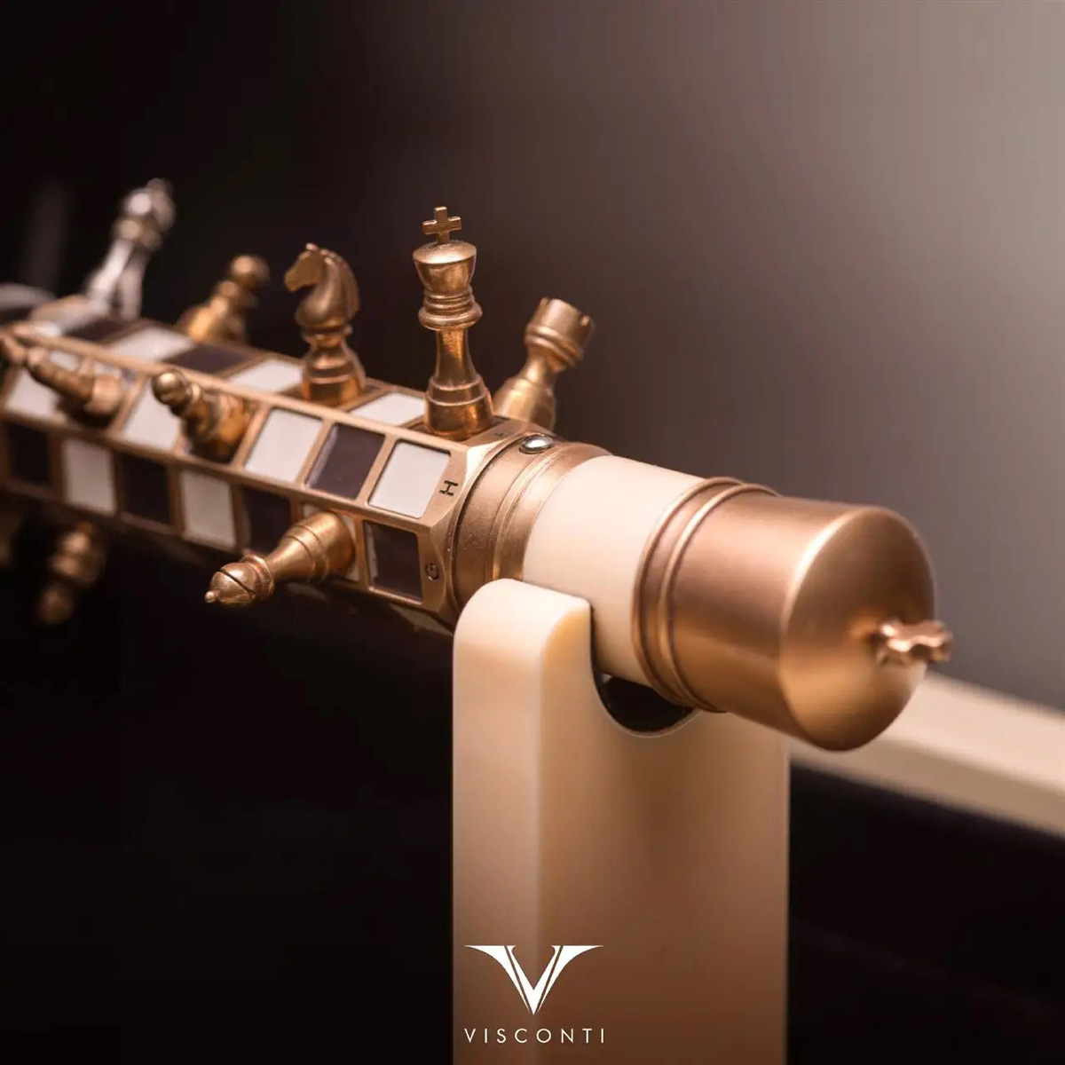 Visconti - Checkmate - Limited Edition - Oversize Fountain Pen Visconti - Checkmate - Limited Edition - Oversize Fountain Pen