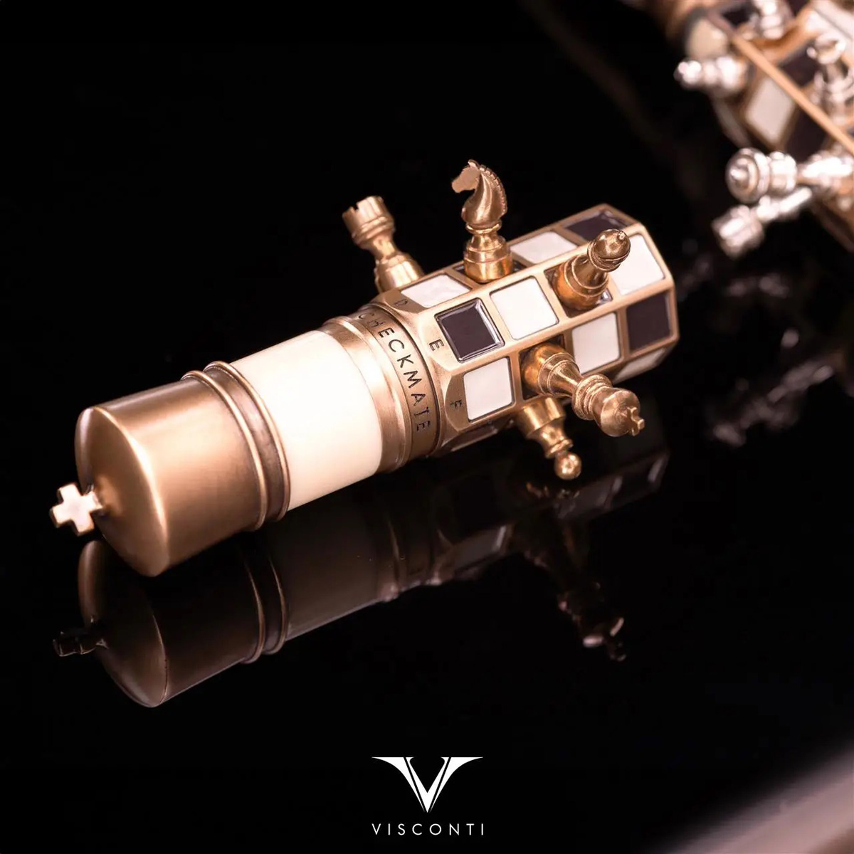 Visconti - Checkmate - Limited Edition - Oversize Fountain Pen Visconti - Checkmate - Limited Edition - Oversize Fountain Pen