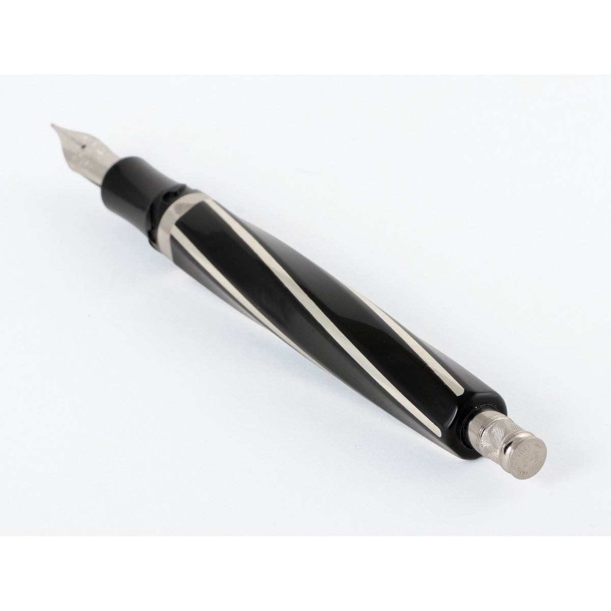 Visconti - Divina Elegance - Black - Oversize Fountain Pen Visconti - Divina Elegance - Black - Oversize Fountain Pen