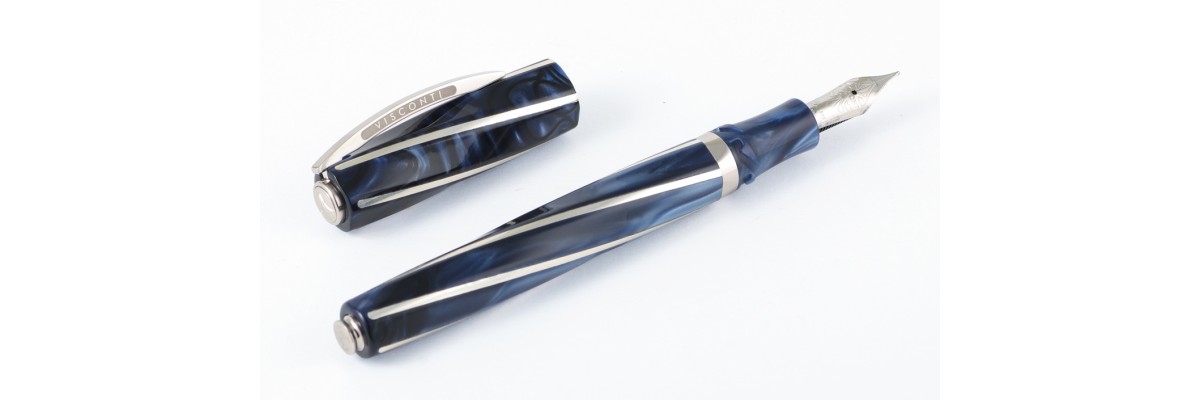 Visconti - Divina Elegance - Imperial Blue Pearlescent - Oversize Fountain Pen